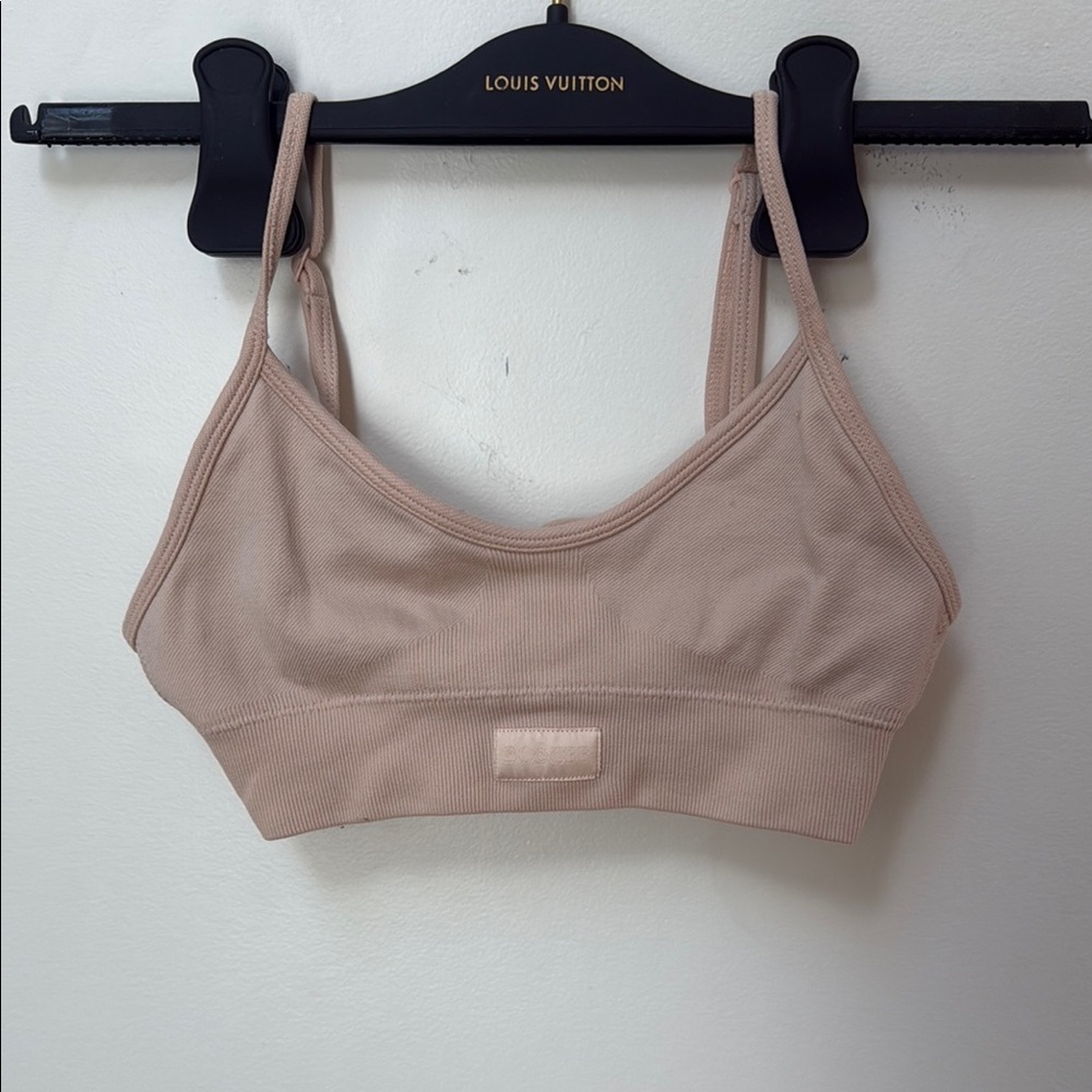 Bo+Tee Cream Sports Bra
